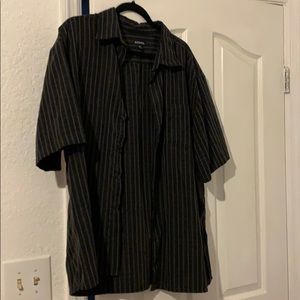 Men’s short sleeve dress shirt